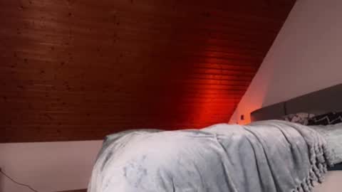 S online show from October 1, 2025, 6:47 pm