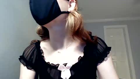 snuggle_b0t online show from March 7, 2025, 7:08 am