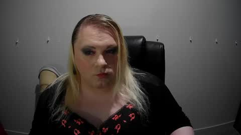 Snapshot of so_pink_and_pretty chatting on June 1, 2026, 5:20 am Pink Pretty online show from June 1, 2026, 5:20 am