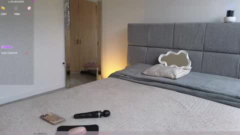 IG Soffimoon   I THANK YOU FOR LEAVING YOUR FOLLOW online show from February 4, 2026, 8:25 pm