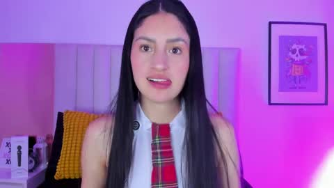Soffy  online show from May 10, 2026, 12:32 pm