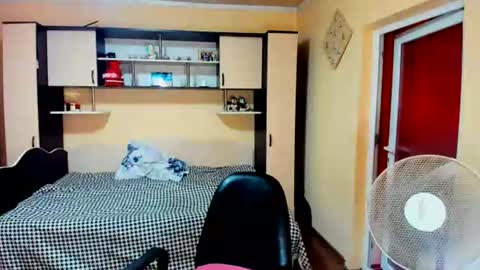 Snapshot of soffy_skye chatting on July 18, 2026, 5:44 am Soffy online show from July 18, 2026, 5:44 am