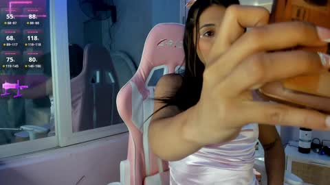 sofhia_turner online show from February 6, 2025, 12:48 pm