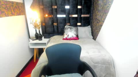 SOFI BLAKE online show from April 1, 2026, 12:28 pm