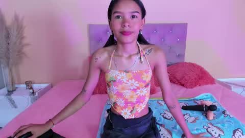 Snapshot of sofi_little2 chatting on November 7, 2025, 6:19 pm Sofia online show from November 7, 2025, 6:19 pm