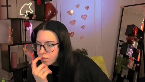 sofi_lonely online show from February 10, 2026, 6:17 am