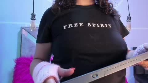 Snapshot of sofi_noa chatting on September 17, 2025, 11:23 am Sofi Noa online show from September 17, 2025, 11:23 am