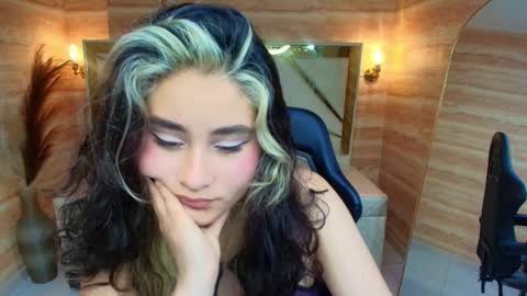 Snapshot of sofi_r_ chatting on November 21, 2025, 8:29 pm sofi_r_ online show from November 21, 2025, 8:29 pm