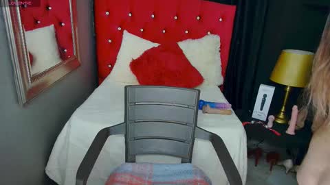 Miss Sofi online show from November 8, 2025, 11:32 am