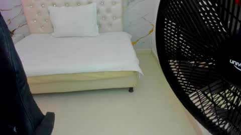 Snapshot of sofia_echeverri chatting on April 18, 2026, 12:31 pm sofia_echeverri online show from April 18, 2026, 12:31 pm