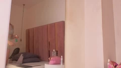 sofia_foxx1 online show from May 14, 2026, 12:01 pm