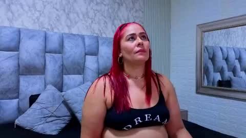 sofia gutierrez   online show from November 27, 2025, 3:19 am