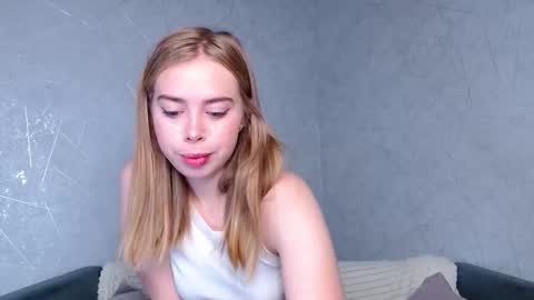 Sofia here online show from September 22, 2025, 12:23 am