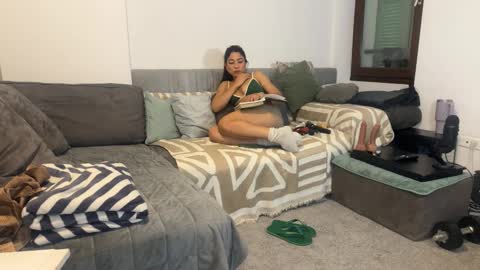 sofia_juicyass online show from November 4, 2025, 2:27 pm