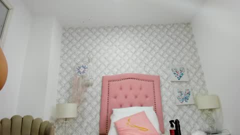 sofia_martinez9 online show from June 3, 2026, 7:30 pm