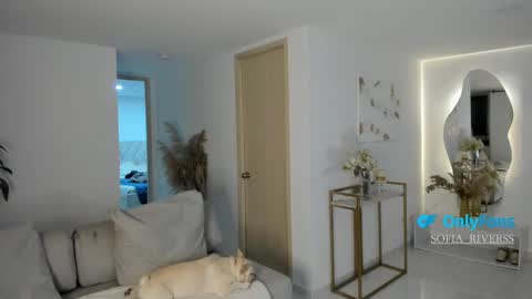 sofia_rivers_ online show from November 13, 2025, 11:58 pm