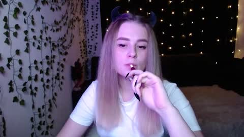 sofia_rosemary online show from February 18, 2025, 3:43 pm