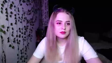 sofia_rosemary online show from March 8, 2025, 11:37 am