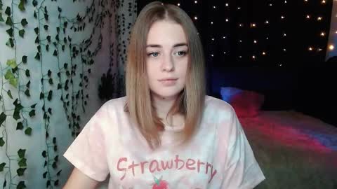 sofia_rosemary online show from September 14, 2025, 11:09 am
