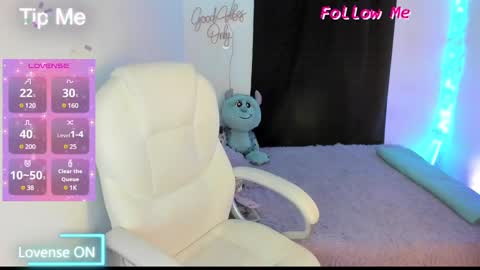 Sofia Thomson online show from January 17, 2025, 10:33 am