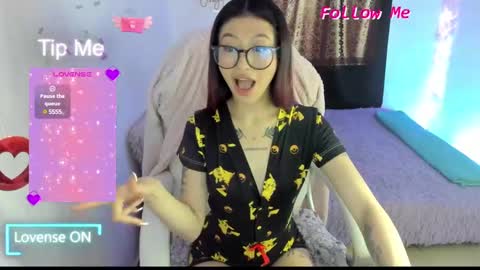 Sofia Thomson online show from March 4, 2025, 1:17 pm