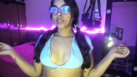 Snapshot of sofiacandy17 chatting on March 4, 2025, 8:38 pm Danna Sofia online show from March 4, 2025, 8:38 pm