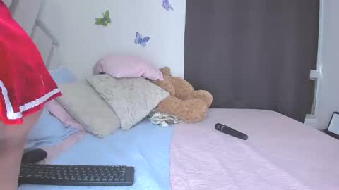 sofiacastillo01 online show from October 31, 2025, 3:35 pm