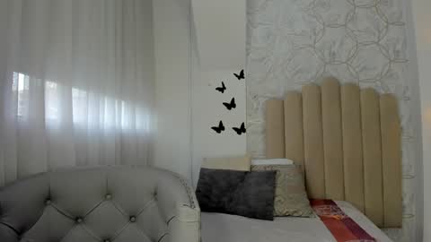 Snapshot of sofiarios04 chatting on February 3, 2025, 12:25 pm Sofia online show from February 3, 2025, 12:25 pm