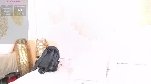 Sofia Stanley online show from November 19, 2025, 11:54 am