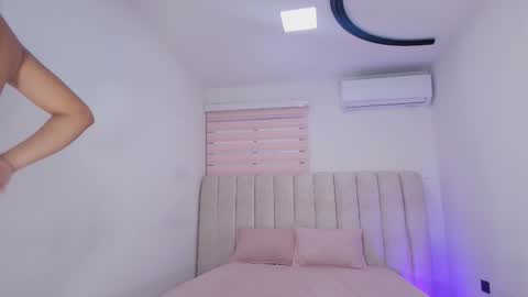 Sofia Velez  online show from February 2, 2026, 12:48 pm