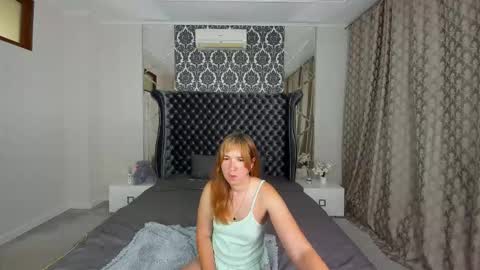 Snapshot of sofii_darling chatting on October 6, 2025, 4:37 pm sofii_darling online show from October 6, 2025, 4:37 pm