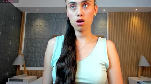 Sofiia  Everyday From 1400 to 2200 Col Time online show from December 19, 2025, 7:32 pm