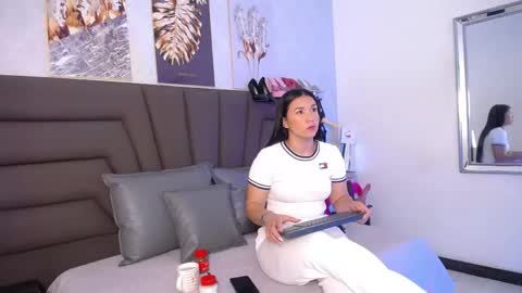 Snapshot of sofiperez_ chatting on May 18, 2026, 11:16 am online show from May 18, 2026, 11:16 am