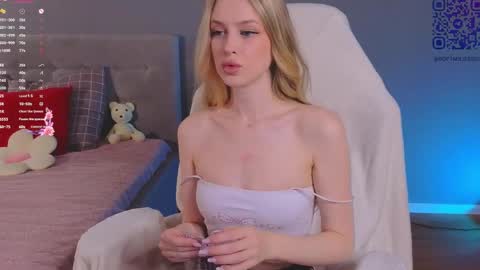 Snapshot of soft_babe chatting on April 30, 2026, 8:15 pm Milisa online show from April 30, 2026, 8:15 pm