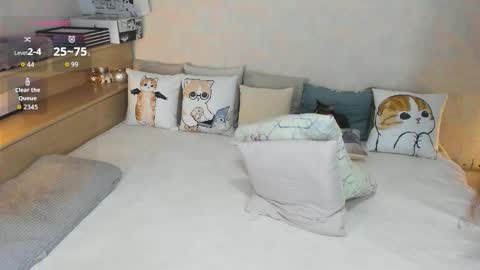 Snapshot of soft_purr_kitty chatting on October 7, 2025, 7:22 pm Mia online show from October 7, 2025, 7:22 pm