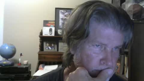 Snapshot of softasiron1 chatting on April 15, 2026, 4:30 am Brett online show from April 15, 2026, 4:30 am