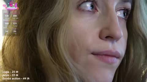 softdreamer_ online show from November 30, 2025, 5:39 pm