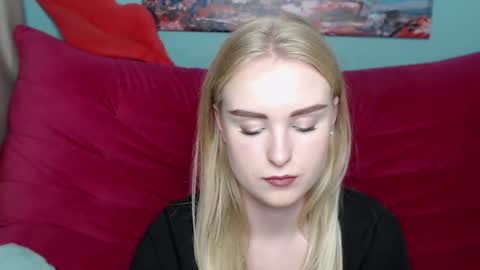 sofysoft online show from October 19, 2025, 4:51 pm