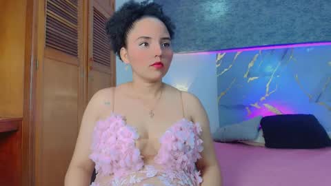 Sol Latiana online show from May 10, 2026, 2:11 pm
