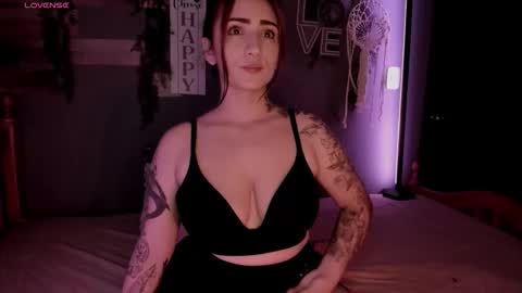 Snapshot of solangel__ chatting on March 20, 2026, 12:26 am Solangel online show from March 20, 2026, 12:26 am