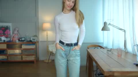 Bella online show from February 24, 2025, 10:59 am