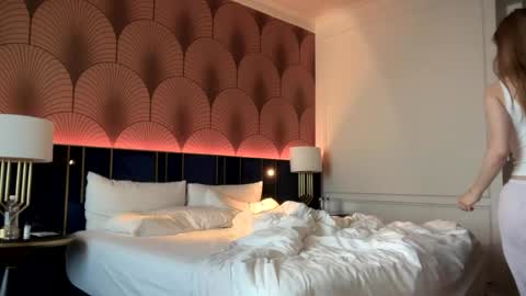 Bella online show from April 28, 2026, 8:41 am