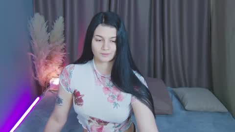 Snapshot of solazolaa chatting on June 1, 2026, 12:23 am Sonya online show from June 1, 2026, 12:23 am