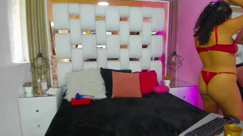 Snapshot of solevanss chatting on March 1, 2025, 7:48 pm Sol Evans online show from March 1, 2025, 7:48 pm