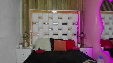 Snapshot of solevanss chatting on March 1, 2025, 10:53 pm Sol Evans online show from March 1, 2025, 10:53 pm