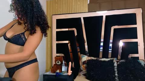 Snapshot of solevanss chatting on September 22, 2025, 1:02 pm Sol Evans online show from September 22, 2025, 1:02 pm