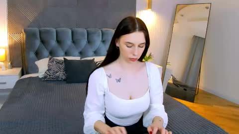 Catherine online show from February 8, 2026, 2:31 pm