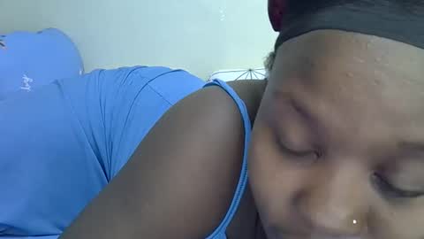 Snapshot of sonnia02 chatting on November 2, 2025, 8:22 pm sonnia02 online show from November 2, 2025, 8:22 pm