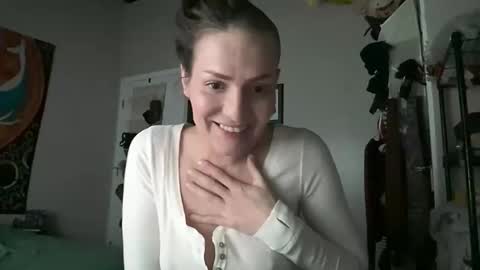 Snapshot of sonnieday chatting on May 24, 2026, 7:46 am Sonnie Day online show from May 24, 2026, 7:46 am