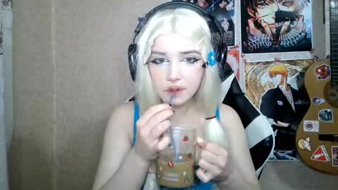 Mila online show from March 15, 2026, 5:19 pm